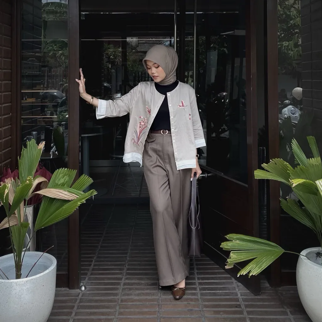 Noura Shirt Top Atasan Kemeja Cewek Bordir